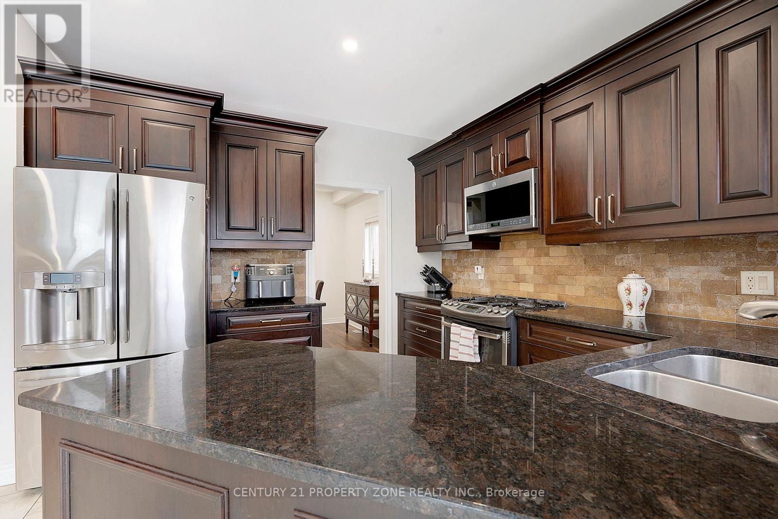 33 Early Street, Halton Hills, Ontario  L7G 5W8 - Photo 18 - W12674926