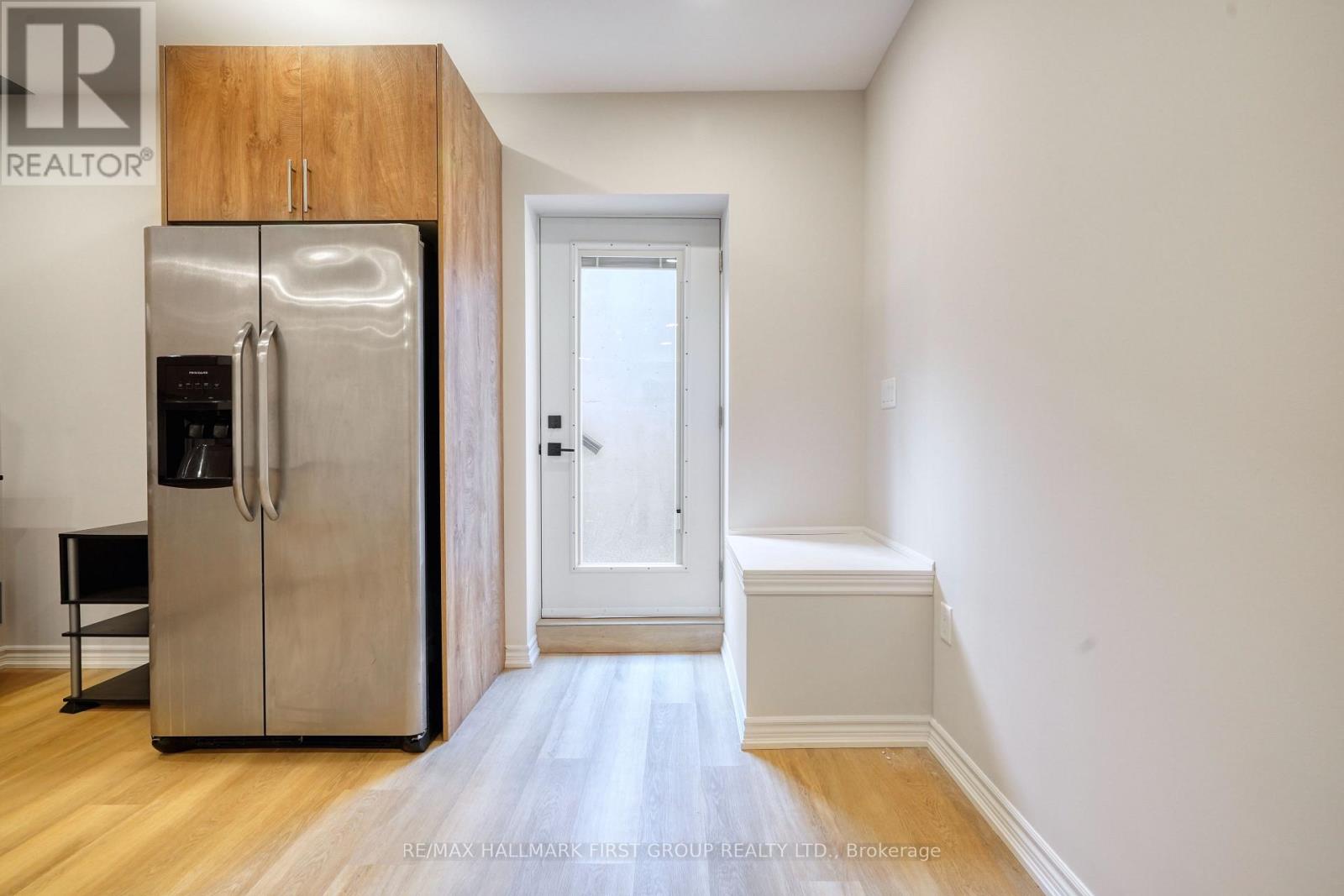 136 Milby Crescent, Bradford West Gwillimbury, Ontario  L3Z 0X8 - Photo 4 - N12666442