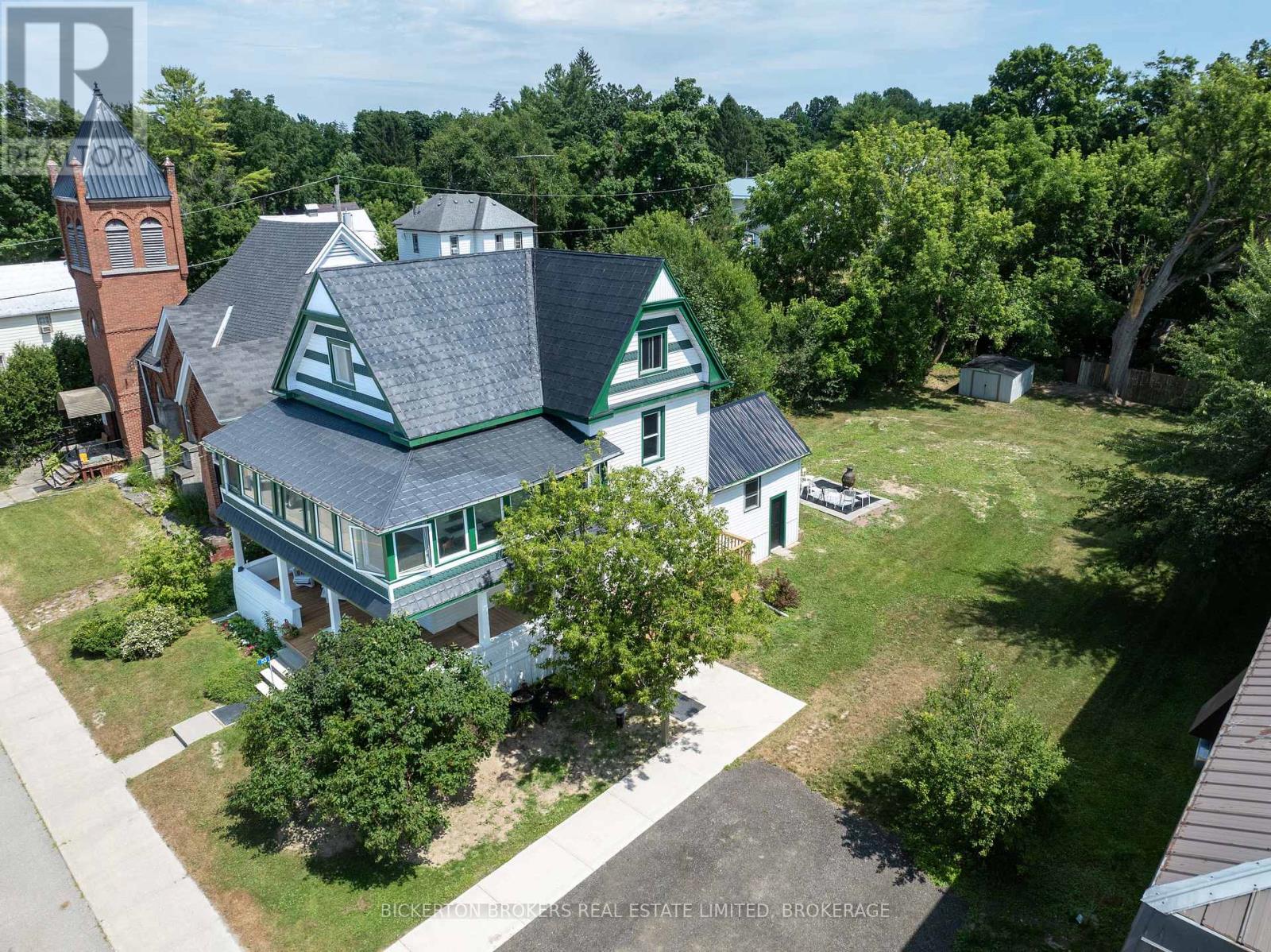 153 Main Street, Leeds And The Thousand Islands, Ontario  K0H 2N0 - Photo 2 - X12676424