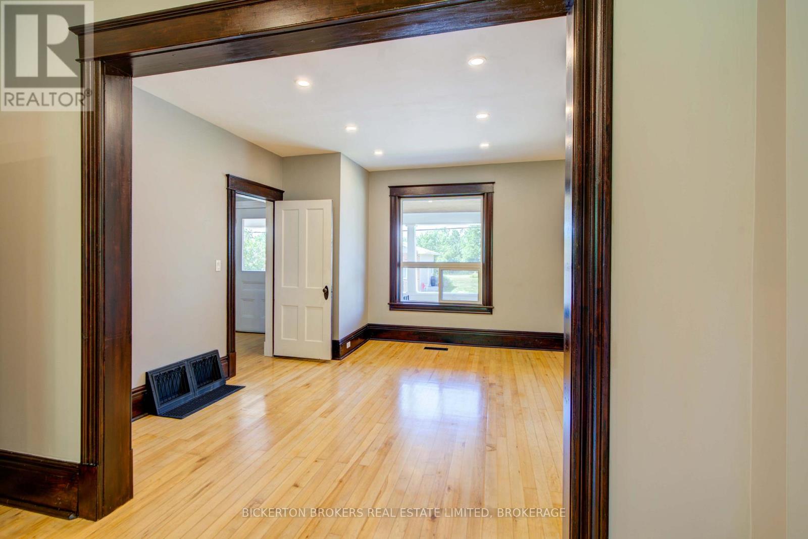 153 Main Street, Leeds And The Thousand Islands, Ontario  K0H 2N0 - Photo 28 - X12676424