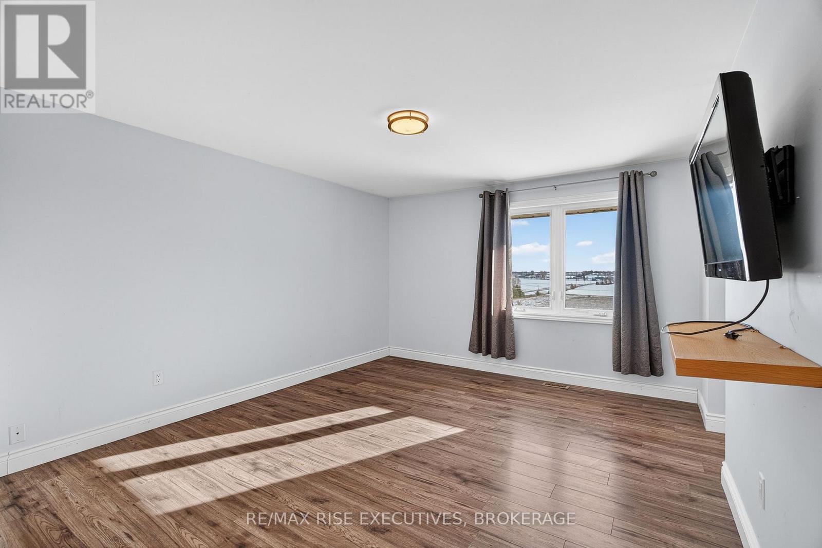 1647 Galt Street, Greater Napanee, Ontario K0H 1G0 - Photo 18 - X12676530