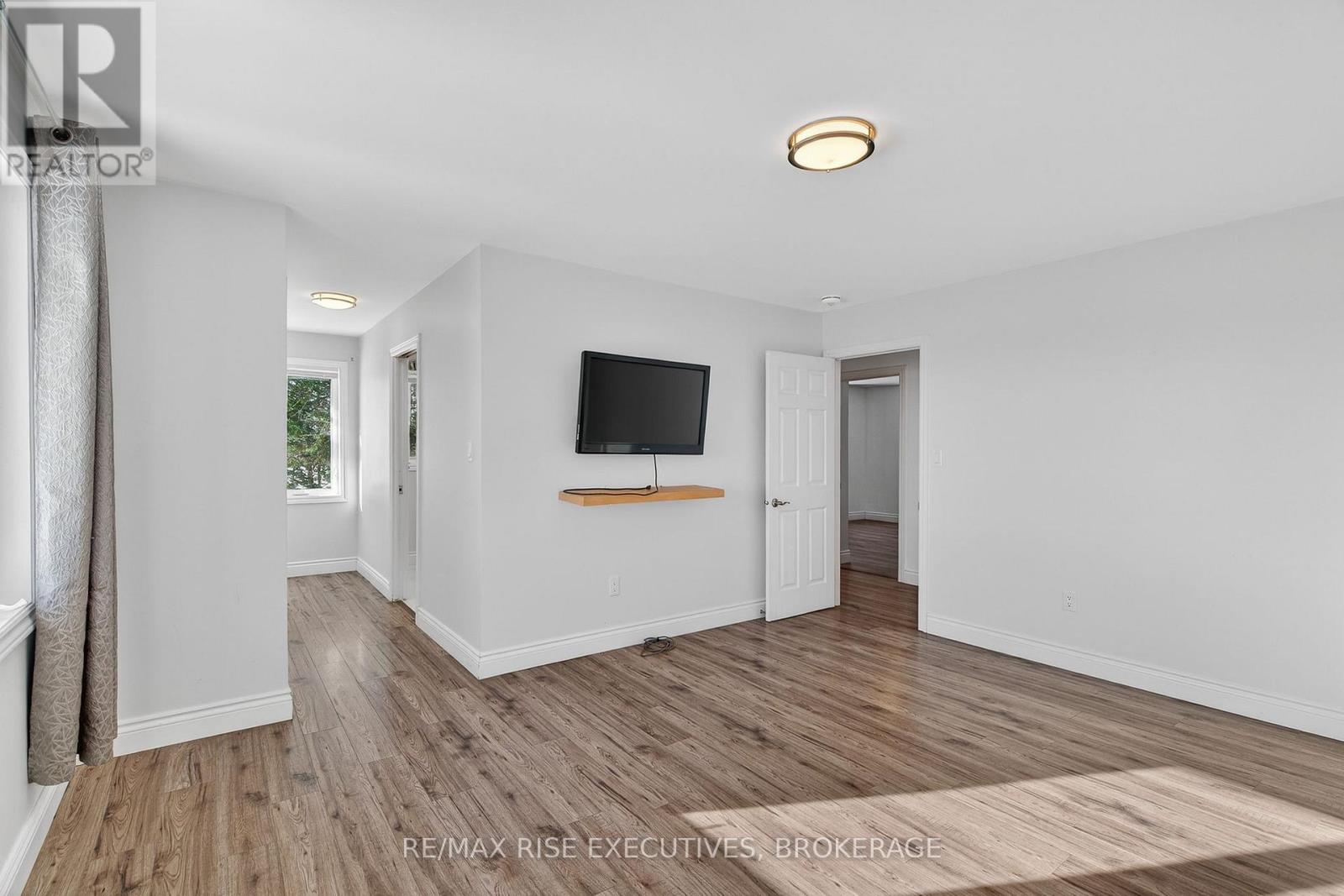 1647 Galt Street, Greater Napanee, Ontario K0H 1G0 - Photo 20 - X12676530