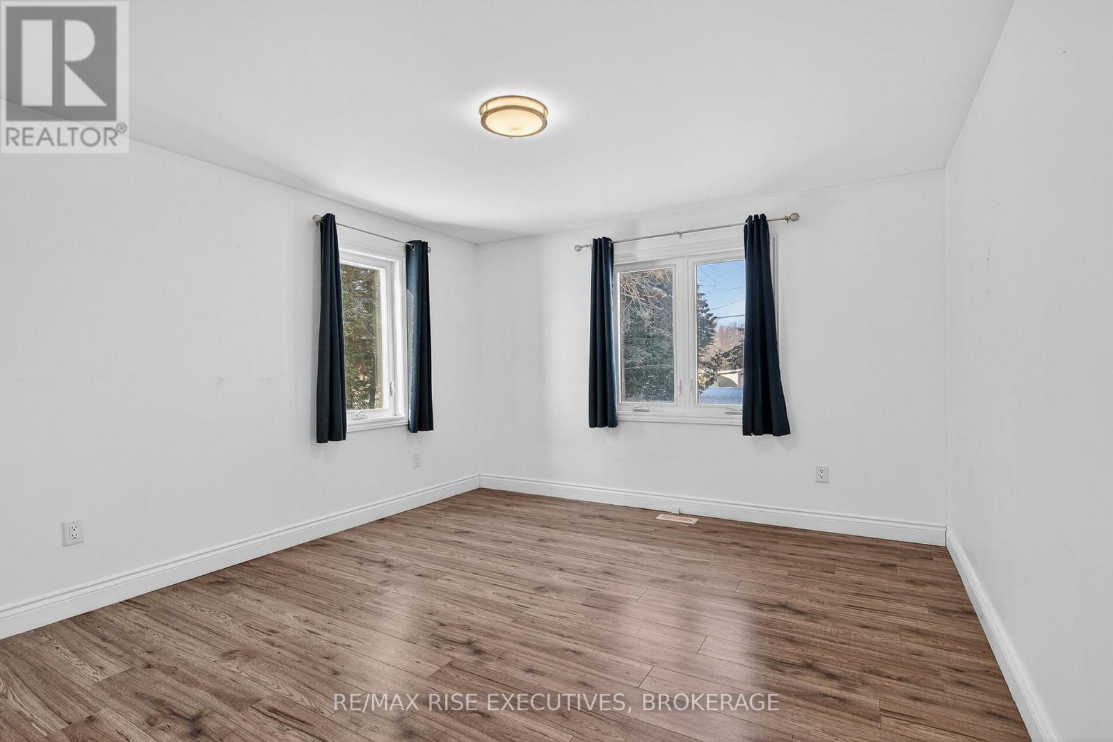 1647 Galt Street, Greater Napanee, Ontario K0H 1G0 - Photo 26 - X12676530