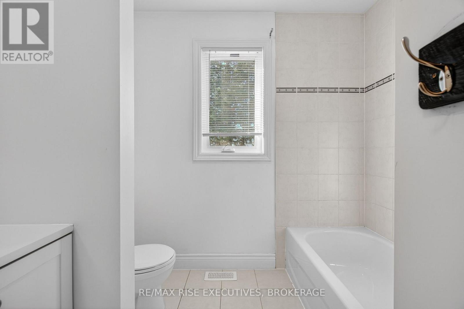 1647 Galt Street, Greater Napanee, Ontario K0H 1G0 - Photo 30 - X12676530