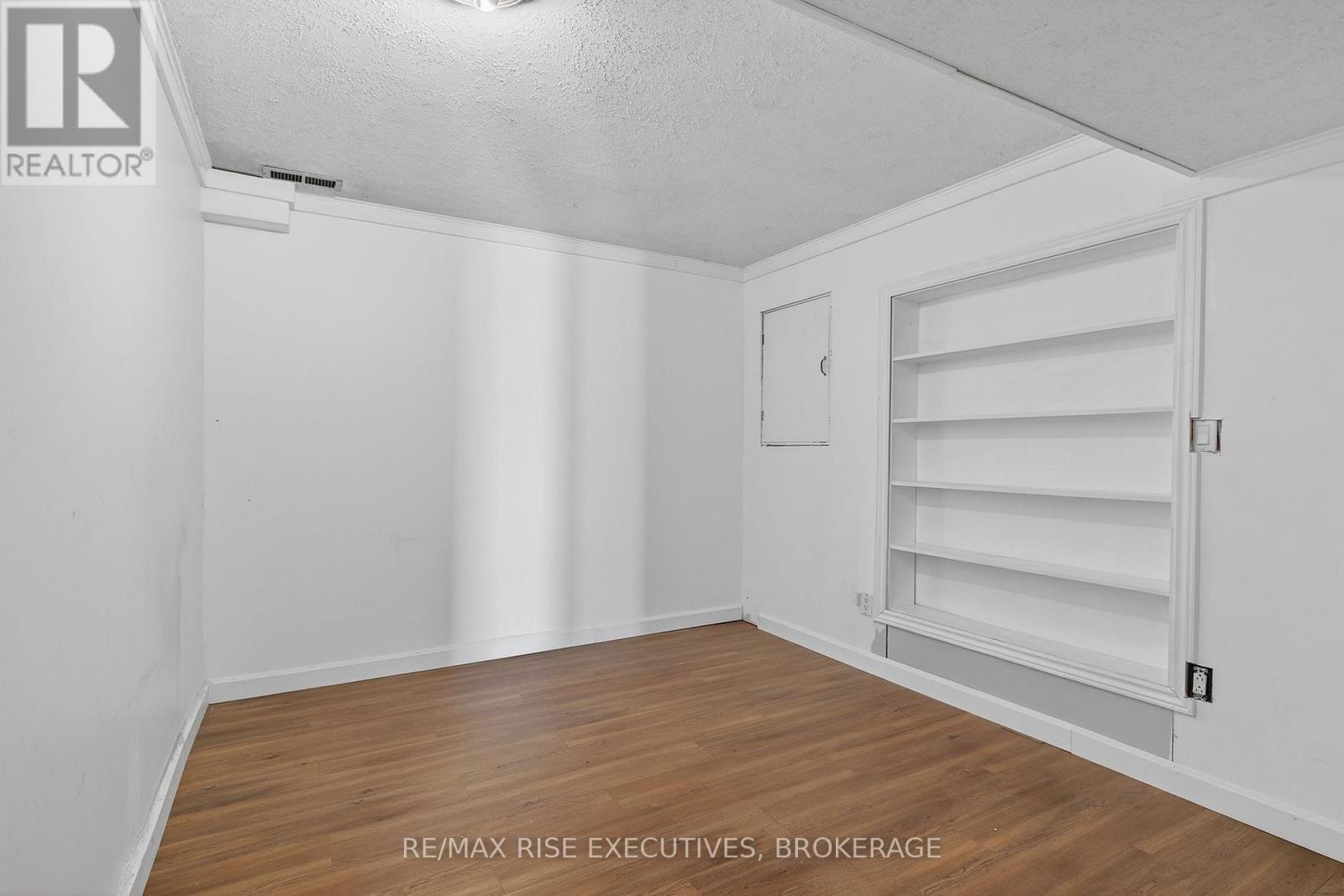 1647 Galt Street, Greater Napanee, Ontario K0H 1G0 - Photo 35 - X12676530