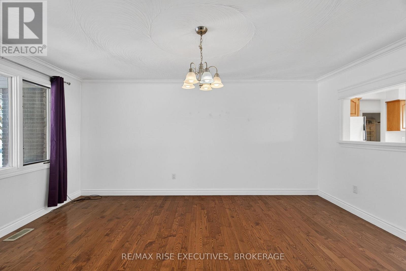 1647 Galt Street, Greater Napanee, Ontario K0H 1G0 - Photo 7 - X12676530