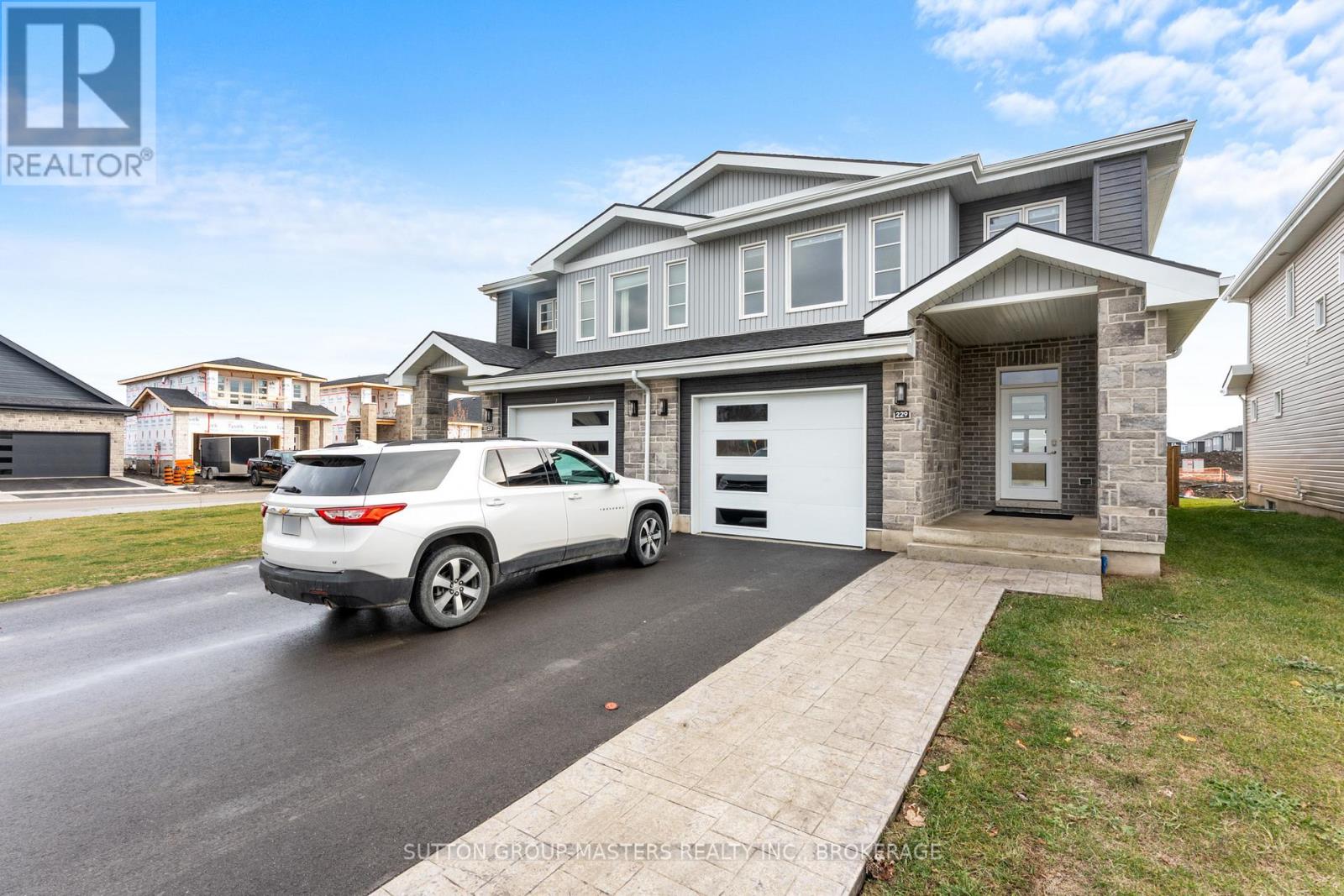 229 Superior Drive, Loyalist, Ontario K7N 0E9 - Photo 2 - X12676558