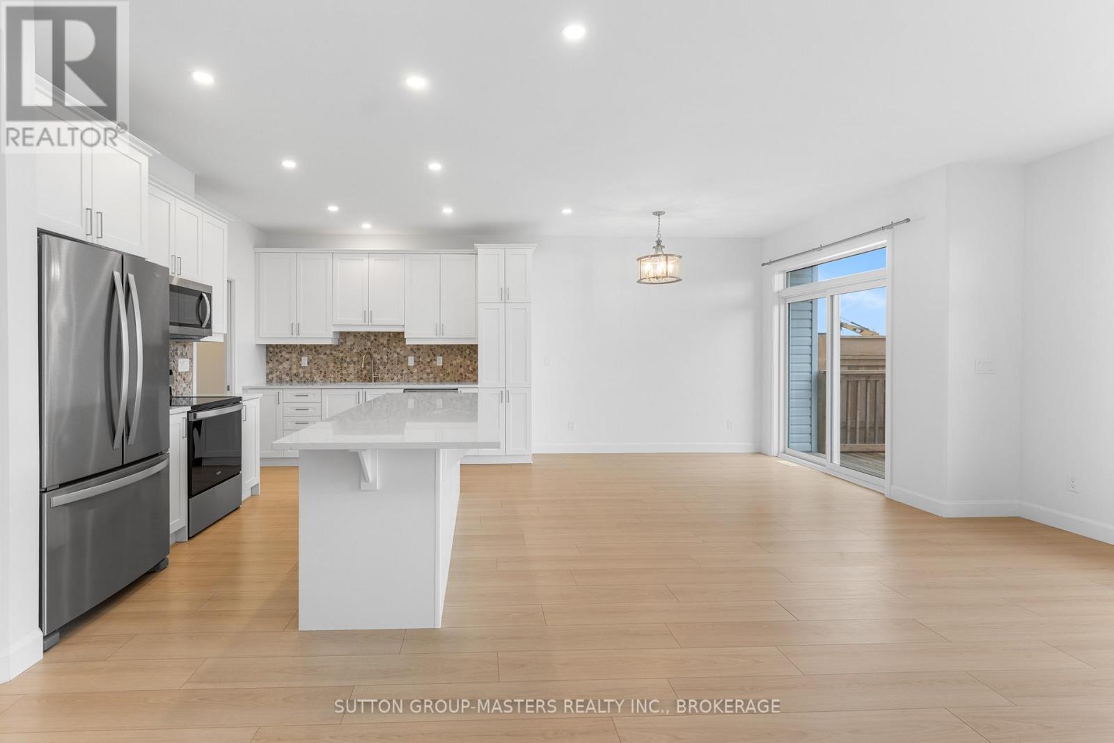 229 Superior Drive, Loyalist, Ontario K7N 0E9 - Photo 6 - X12676558