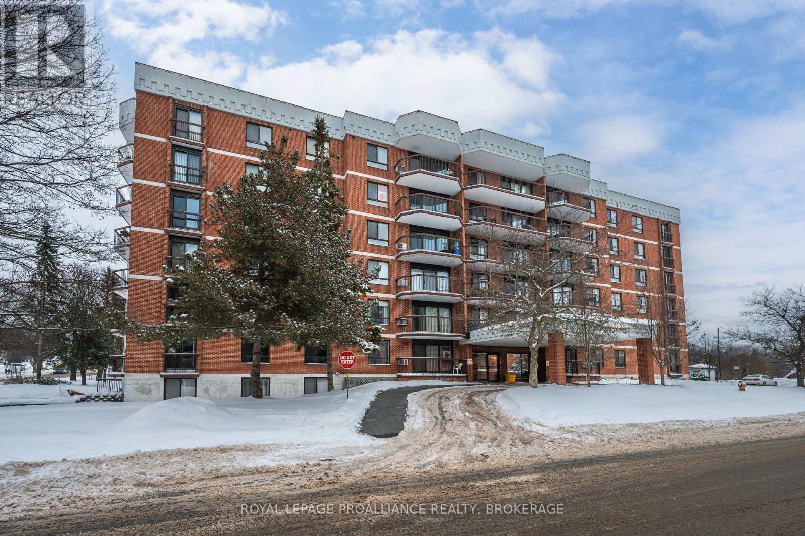 505 - 14 Greenview Drive, Kingston, Ontario  K7M 7T5 - Photo 2 - X12676588