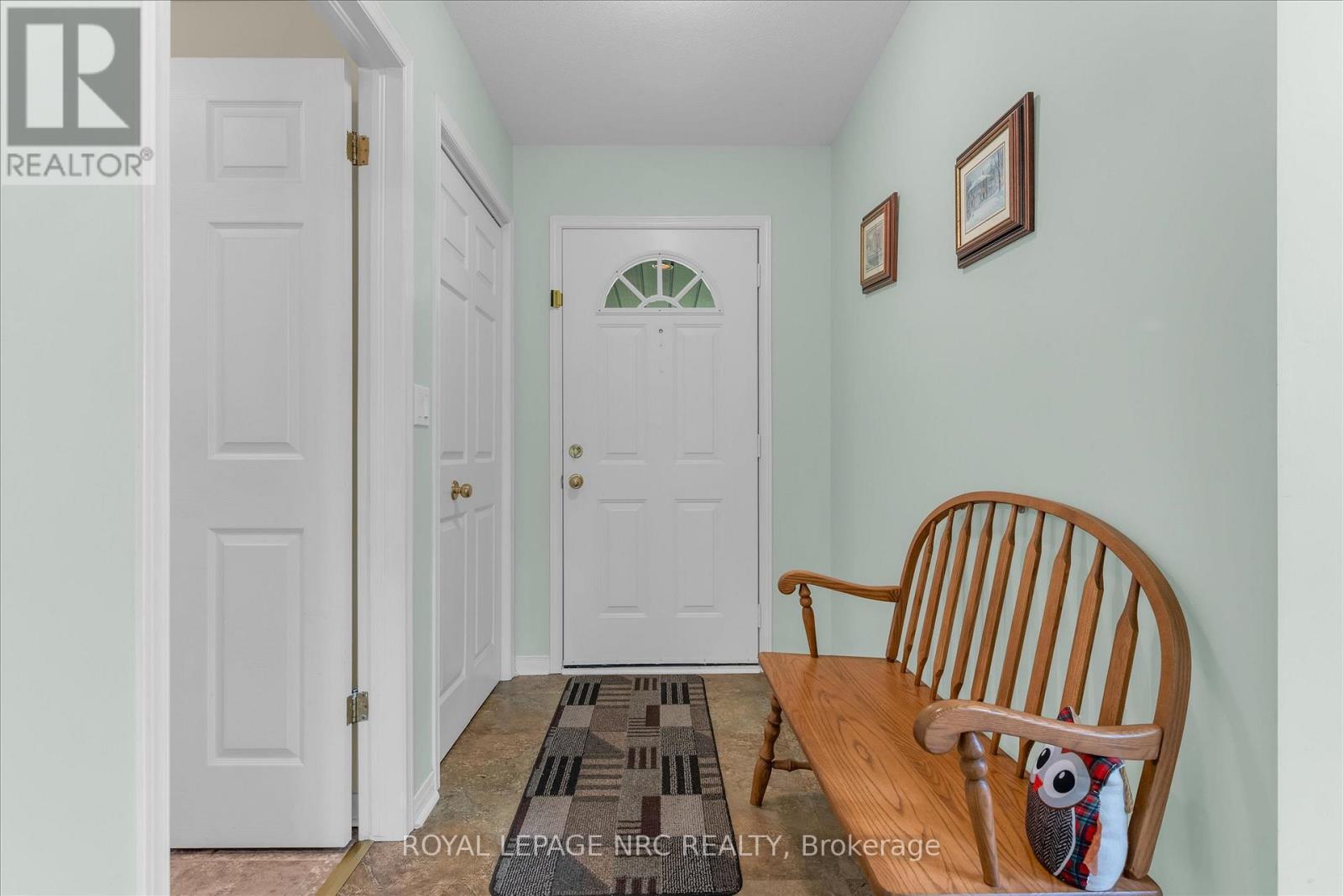 13 Tanner Drive, Pelham, Ontario  L0S 1E4 - Photo 5 - X12448073