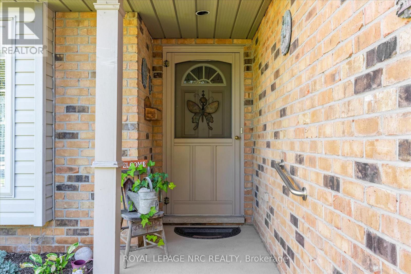 13 Tanner Drive, Pelham, Ontario  L0S 1E4 - Photo 4 - X12448073