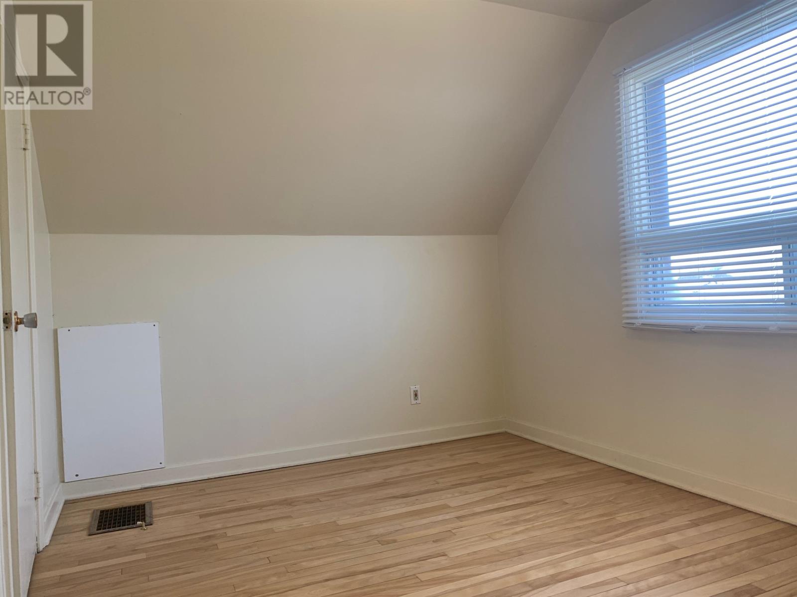 235 Strathcona Ave, Thunder Bay, Ontario  P7A 1S4 - Photo 8 - TB2600023