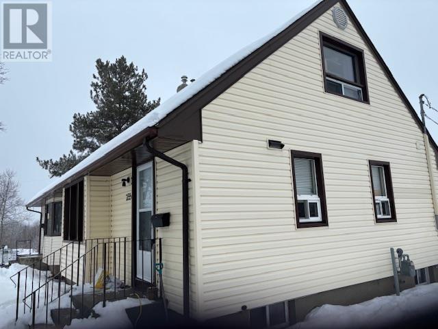 235 Strathcona Ave, Thunder Bay, Ontario  P7A 1S4 - Photo 2 - TB2600023