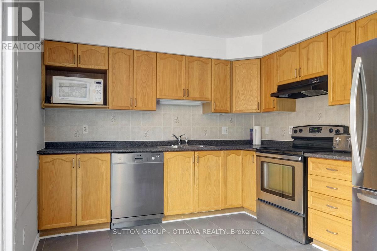 17 Glenhaven Private, Ottawa, Ontario  K1V 2B2 - Photo 13 - X12676702