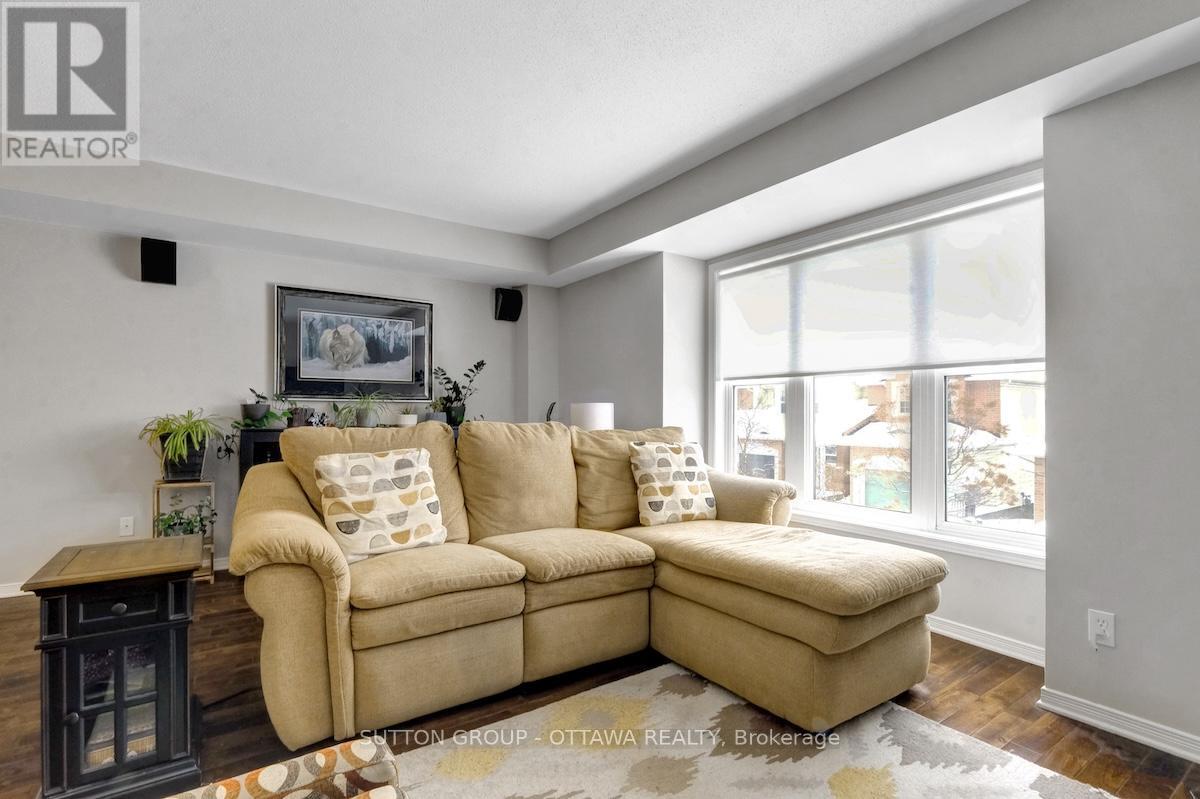 17 Glenhaven Private, Ottawa, Ontario  K1V 2B2 - Photo 6 - X12676702