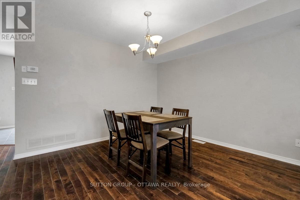 17 Glenhaven Private, Ottawa, Ontario  K1V 2B2 - Photo 7 - X12676702