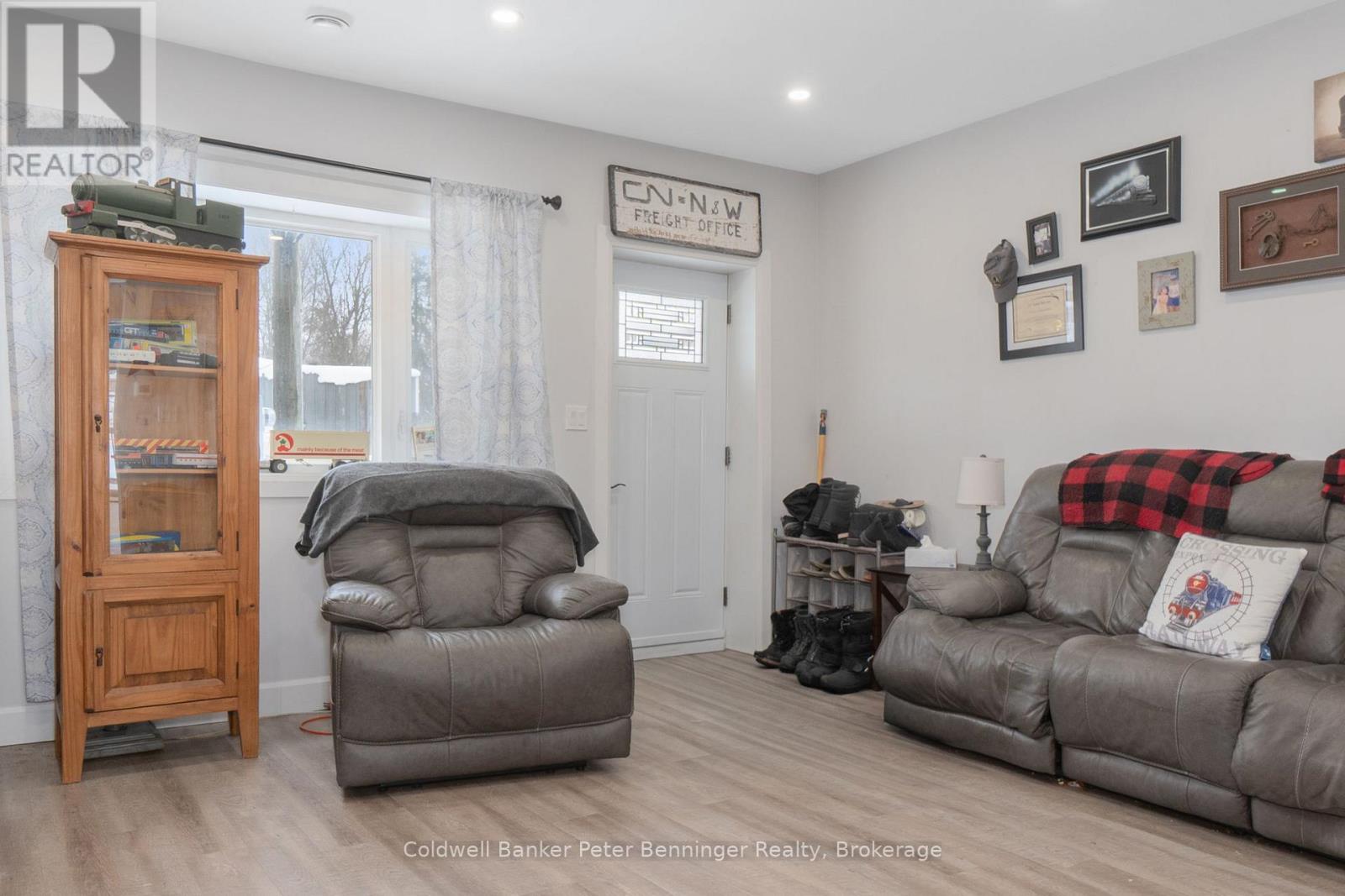 523 Mill Street, West Grey, Ontario N0G 2M0 - Photo 6 - X12645880