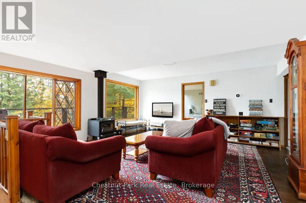 275 North Menominee Lk Road, Lake Of Bays (Mclean), Ontario  P1J 2J3 - Photo 7 - X12676680