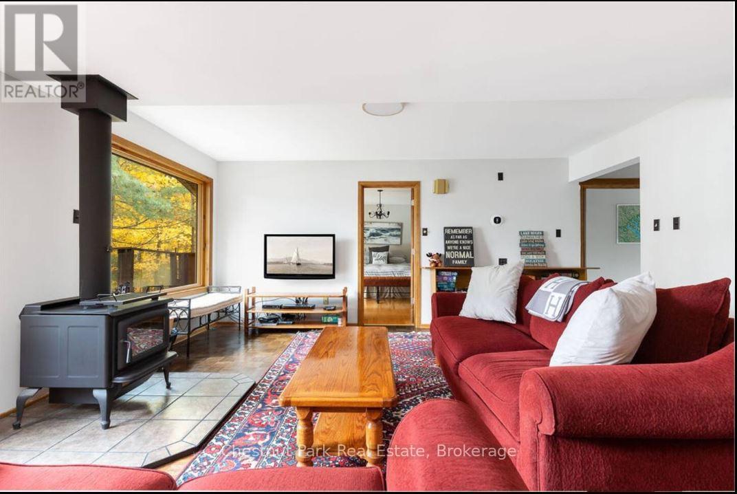 275 North Menominee Lk Road, Lake Of Bays (Mclean), Ontario  P1J 2J3 - Photo 8 - X12676680