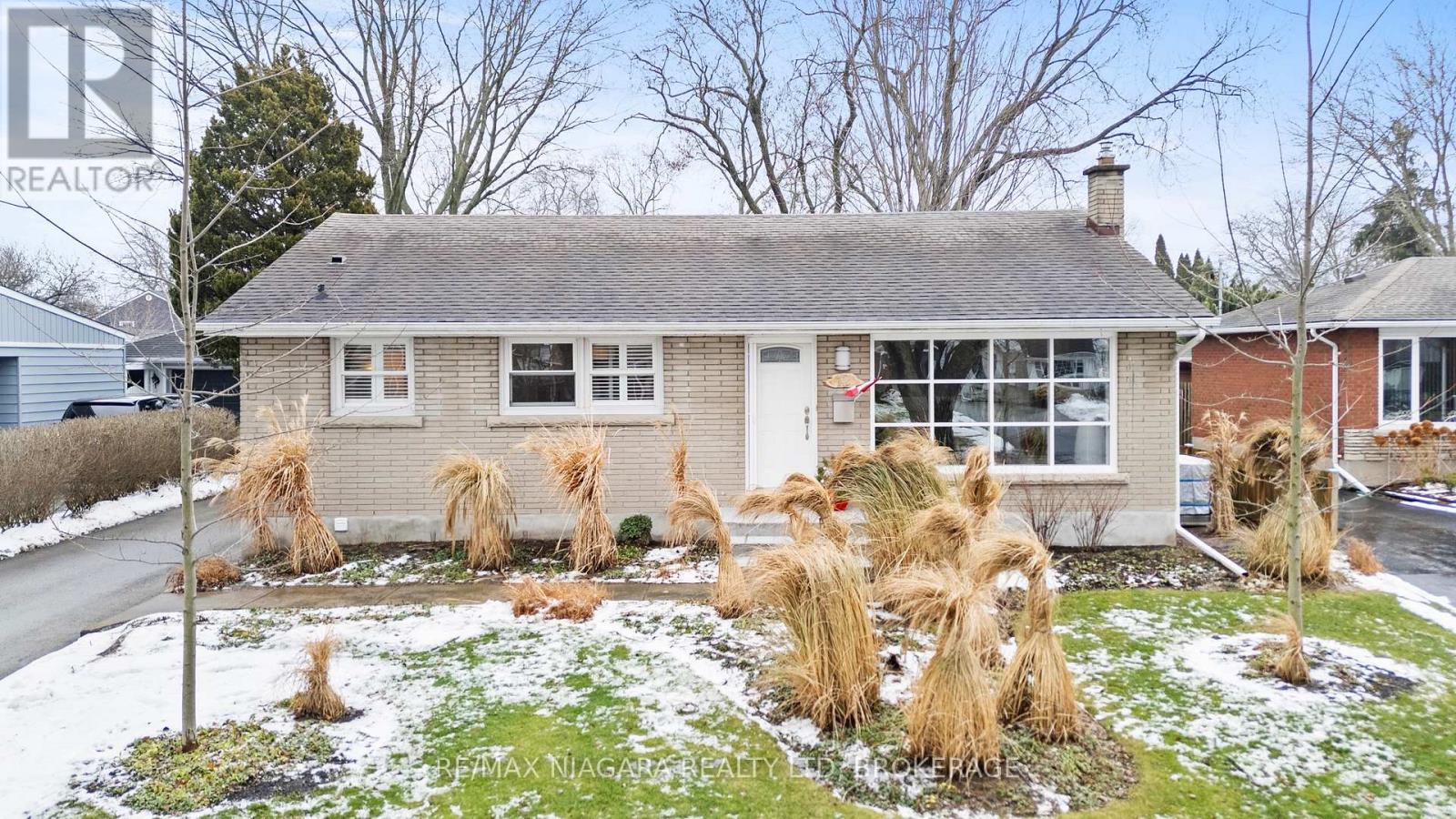 12 Home Street, Welland, Ontario  L3C 2E9 - Photo 2 - X12676654