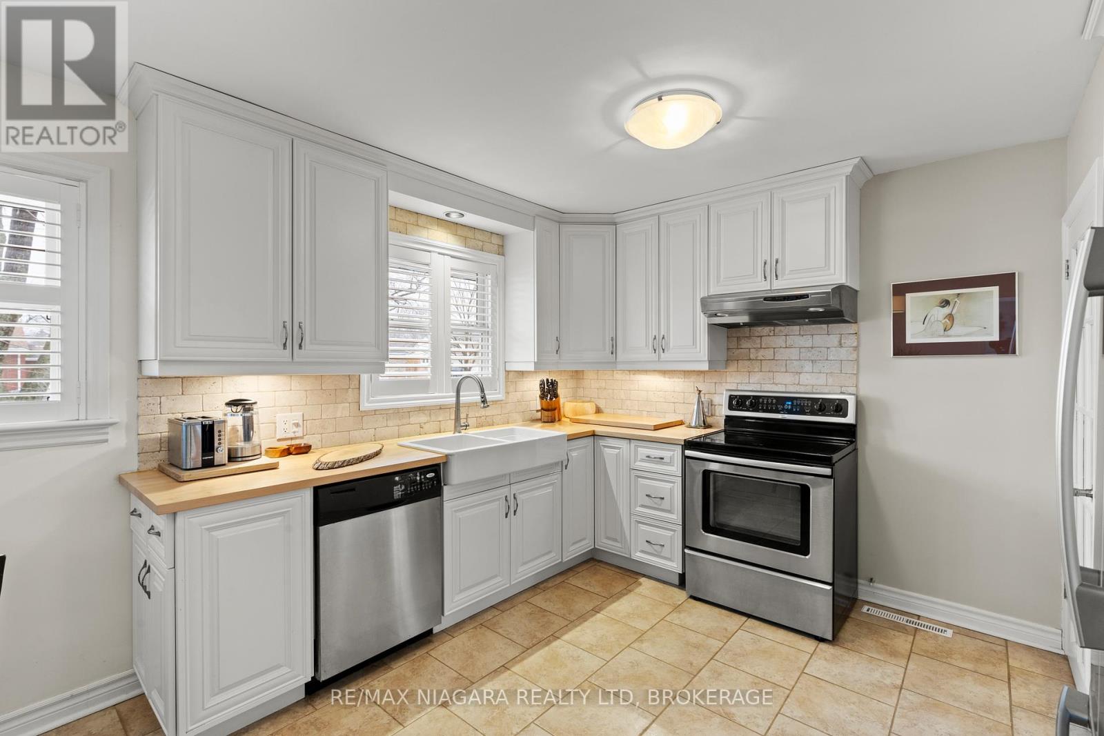 12 Home Street, Welland, Ontario  L3C 2E9 - Photo 8 - X12676654