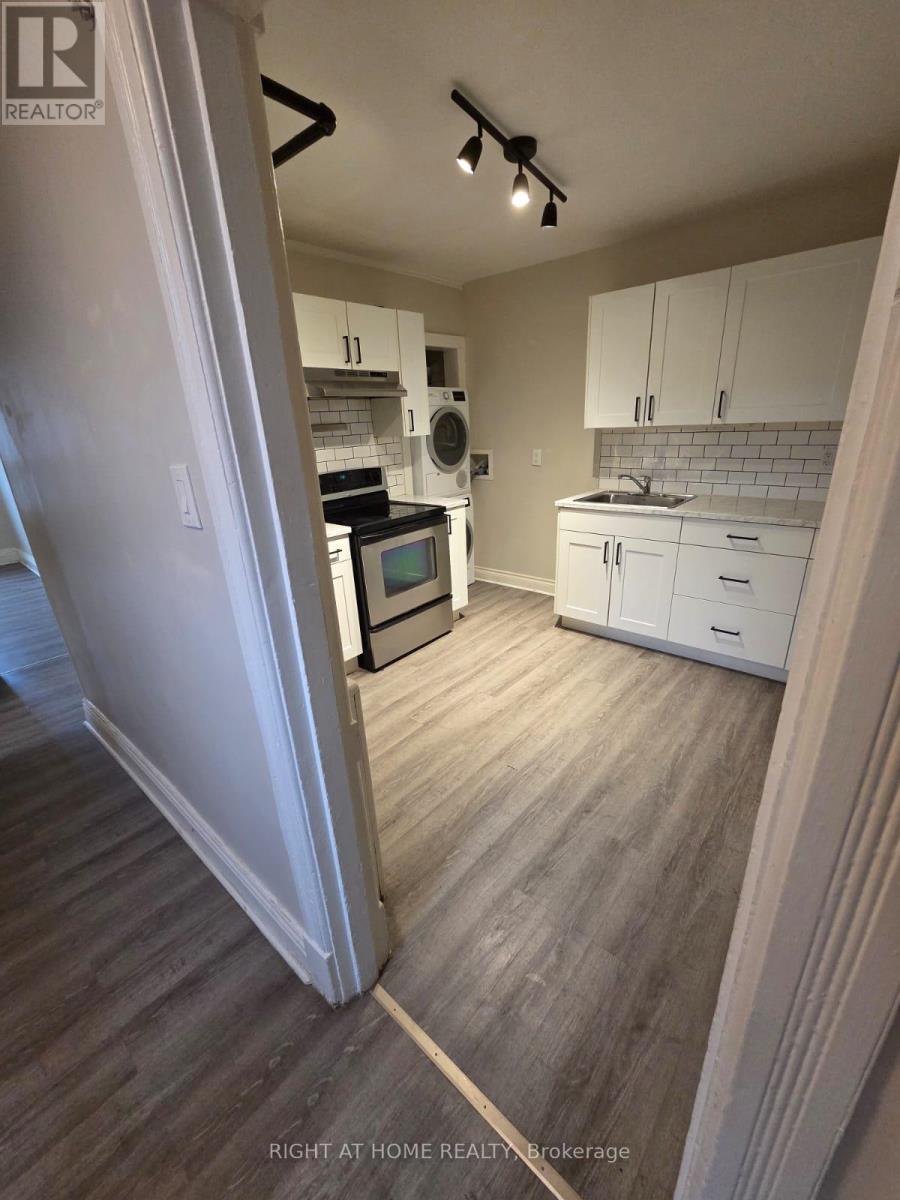 298 Emerald Street N, Hamilton, Ontario  L8L 5L3 - Photo 6 - X12465777