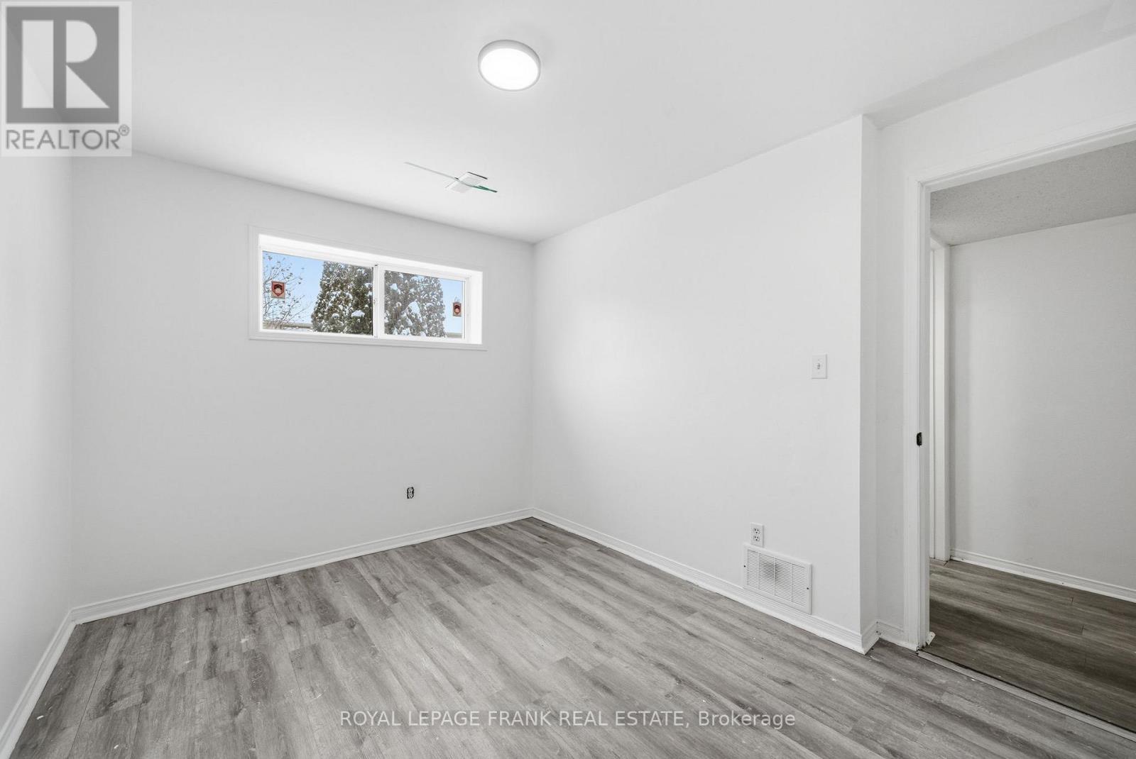 10 Flavelle Crescent, Kawartha Lakes, Ontario  K9V 6E2 - Photo 33 - X12673524