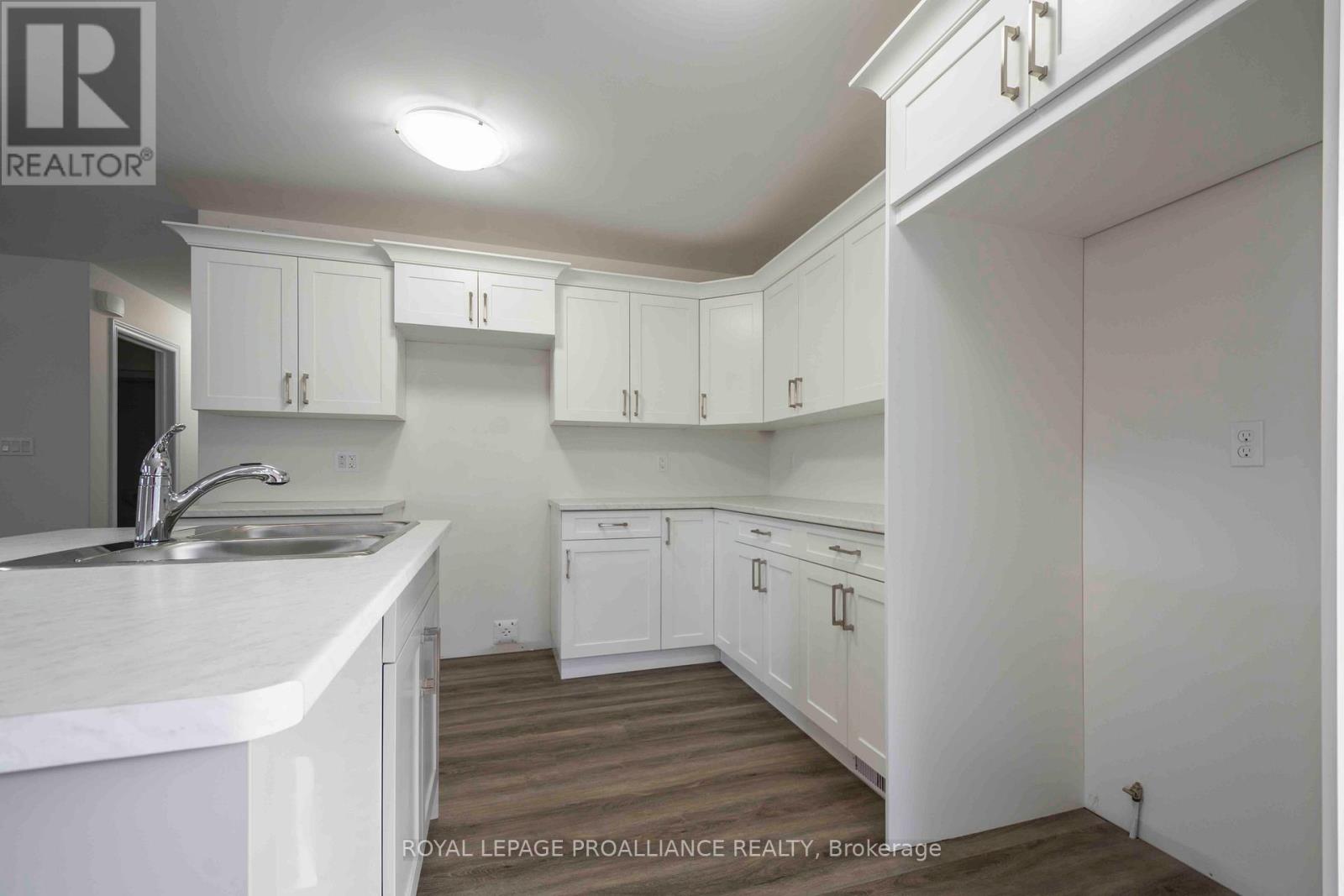 110 Farrington Crescent, Prince Edward County, Ontario  K0K 2T0 - Photo 11 - X12676650