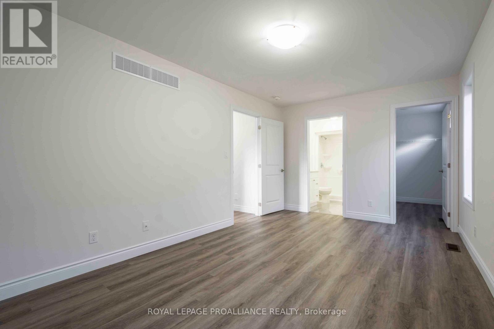 110 Farrington Crescent, Prince Edward County, Ontario  K0K 2T0 - Photo 16 - X12676650