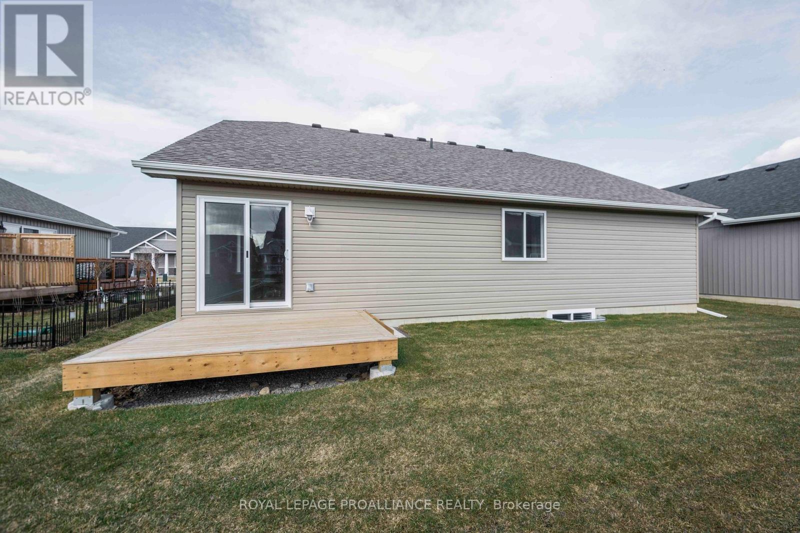 110 Farrington Crescent, Prince Edward County, Ontario  K0K 2T0 - Photo 3 - X12676650