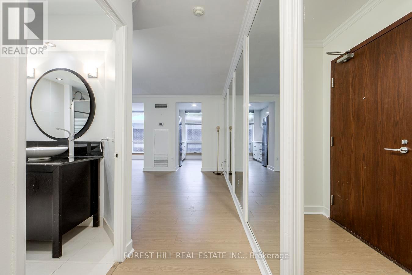 302 - 1055 Bay Street, Toronto, Ontario  M5S 3A3 - Photo 2 - C12676464