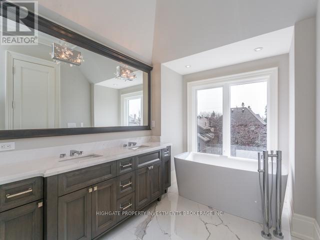 17 Dunblaine Avenue, Toronto, Ontario  M5M 2R6 - Photo 11 - C12676500