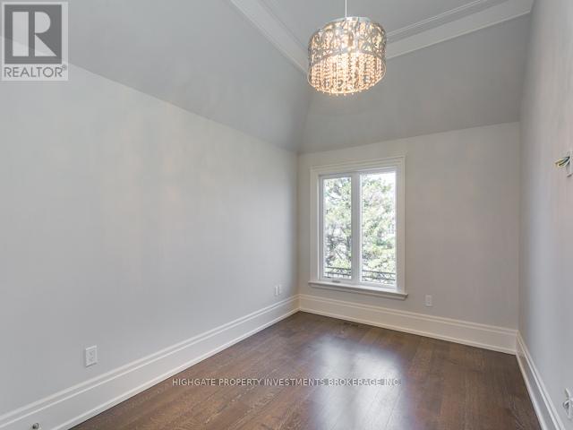 17 Dunblaine Avenue, Toronto, Ontario  M5M 2R6 - Photo 15 - C12676500