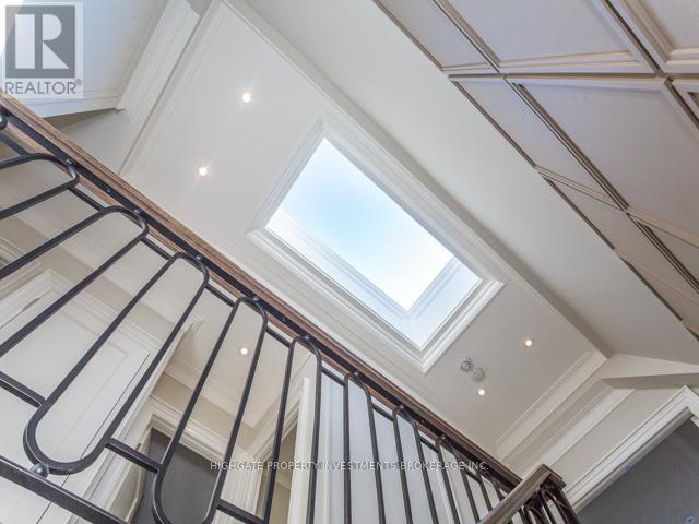 17 Dunblaine Avenue, Toronto, Ontario  M5M 2R6 - Photo 9 - C12676500