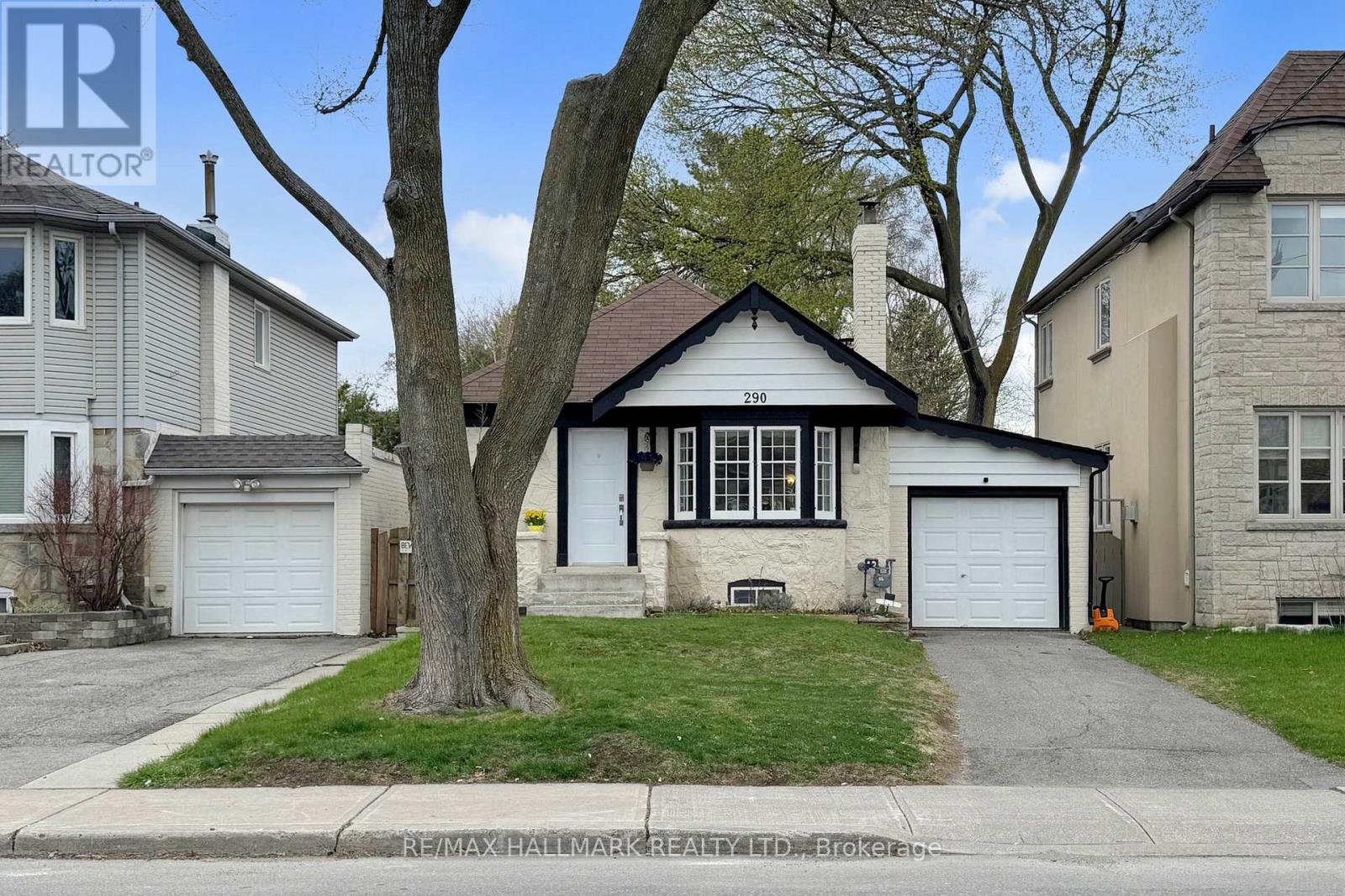 290 LAIRD DRIVE, Toronto, Ontario