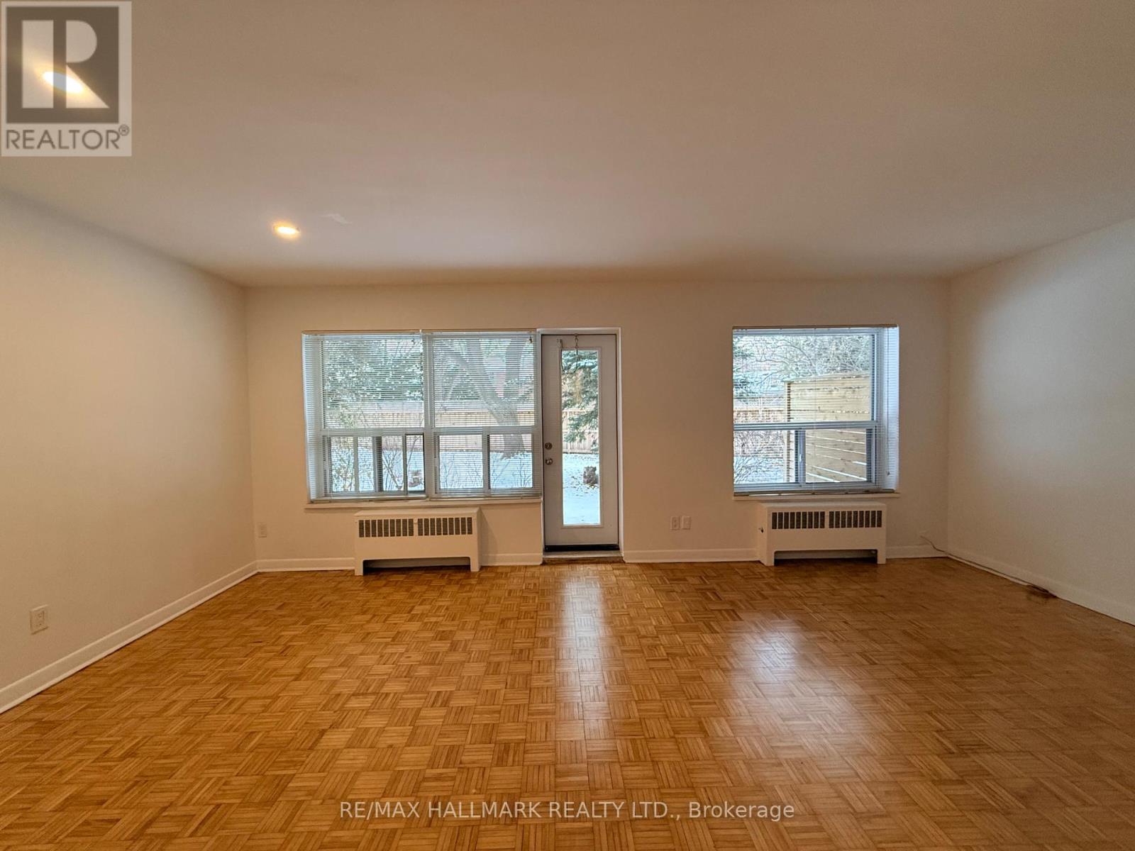 112 - 28 Upper Canada Drive, Toronto, Ontario  M2P 1R9 - Photo 3 - C12676580