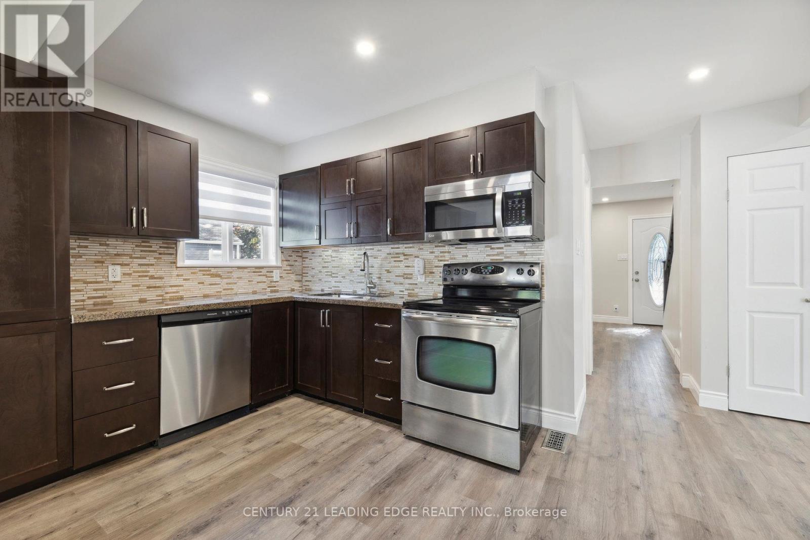 18 Beech Street, Ajax, Ontario  L1S 1W1 - Photo 13 - E12676484