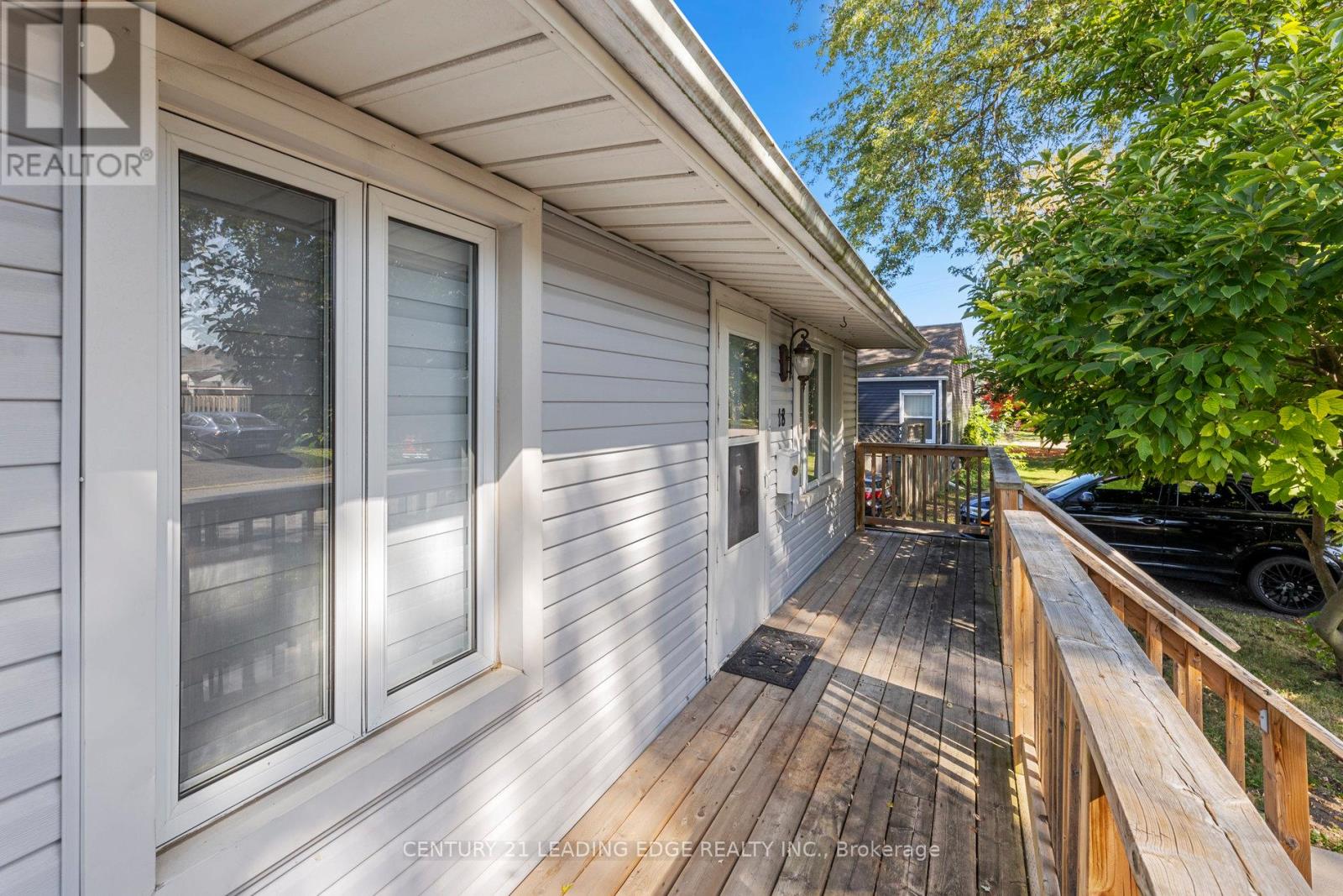 18 Beech Street, Ajax, Ontario  L1S 1W1 - Photo 3 - E12676484