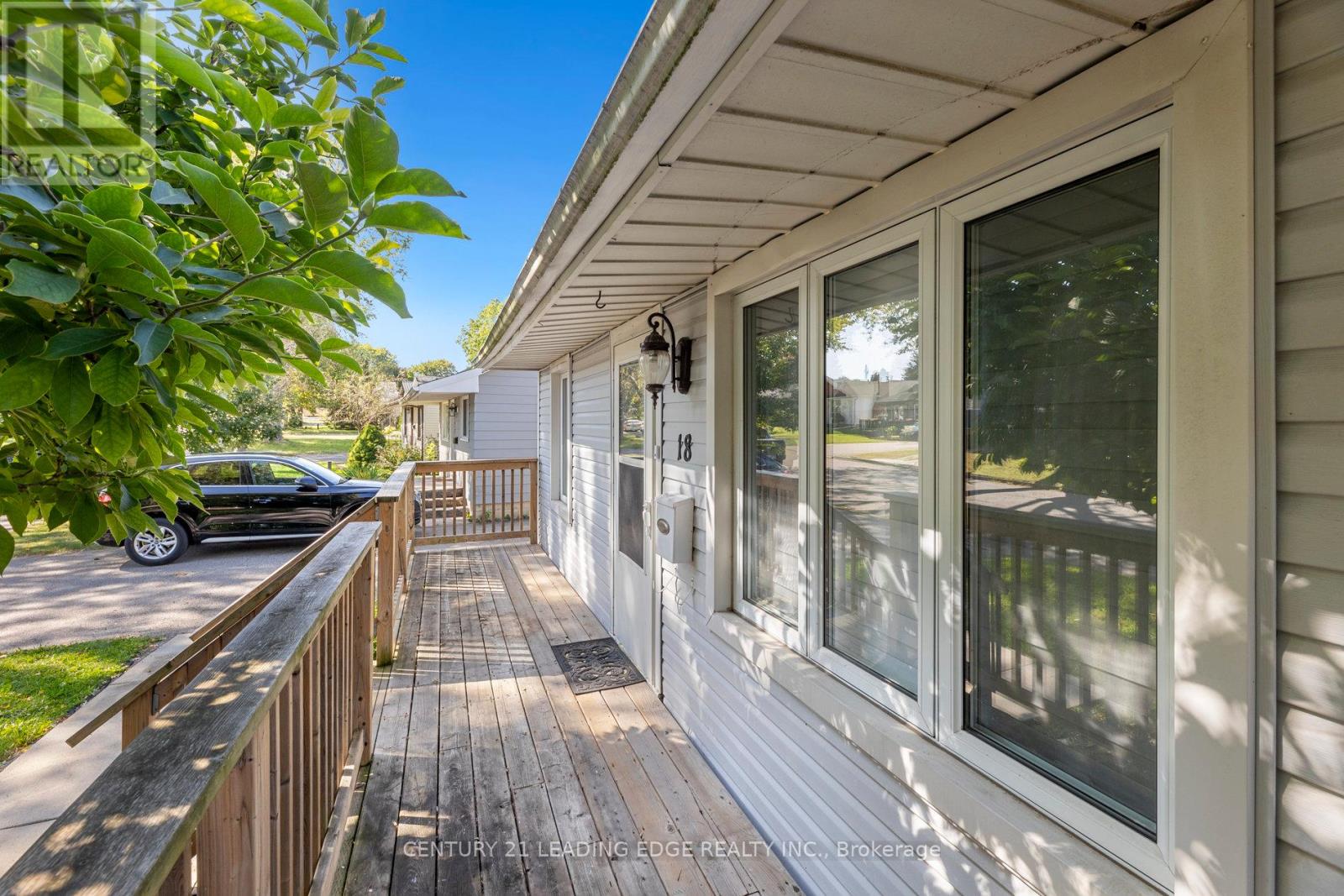 18 Beech Street, Ajax, Ontario  L1S 1W1 - Photo 4 - E12676484