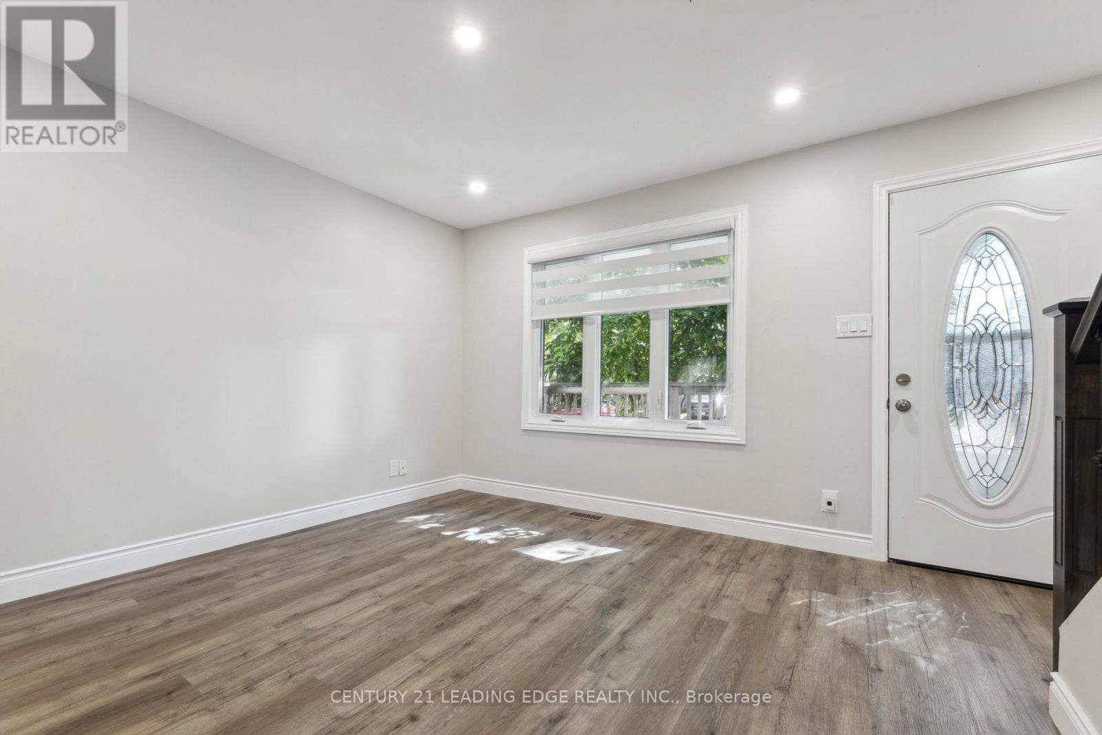 18 Beech Street, Ajax, Ontario  L1S 1W1 - Photo 5 - E12676484