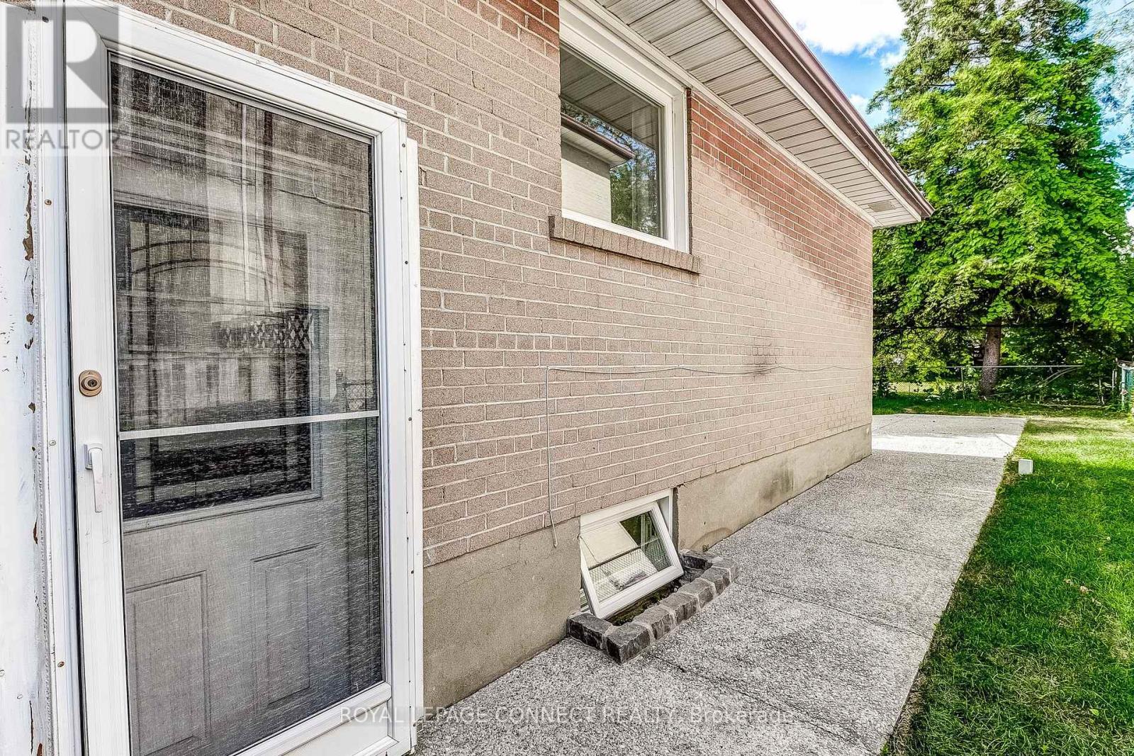 53 Glory Crescent, Toronto, Ontario  M1E 2B9 - Photo 27 - E12676502