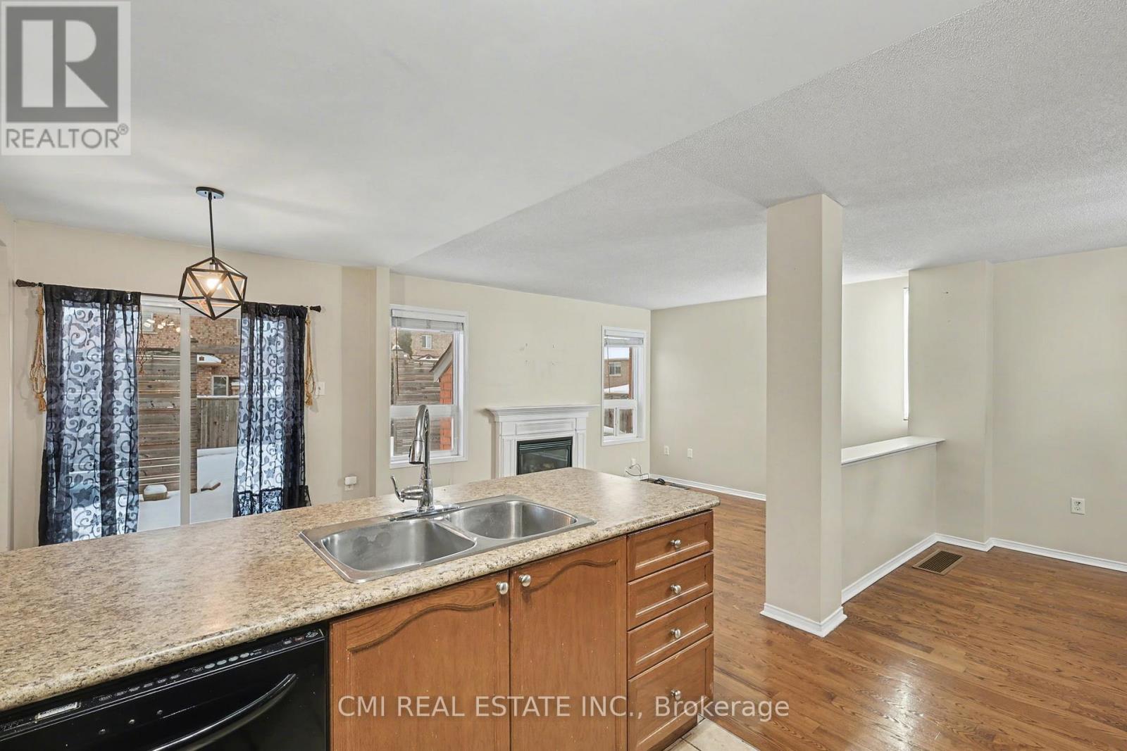 57 Oceanpearl Crescent, Whitby, Ontario  L1N 0C6 - Photo 14 - E12676526