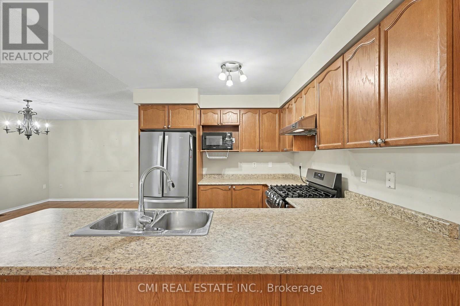 57 Oceanpearl Crescent, Whitby, Ontario  L1N 0C6 - Photo 15 - E12676526