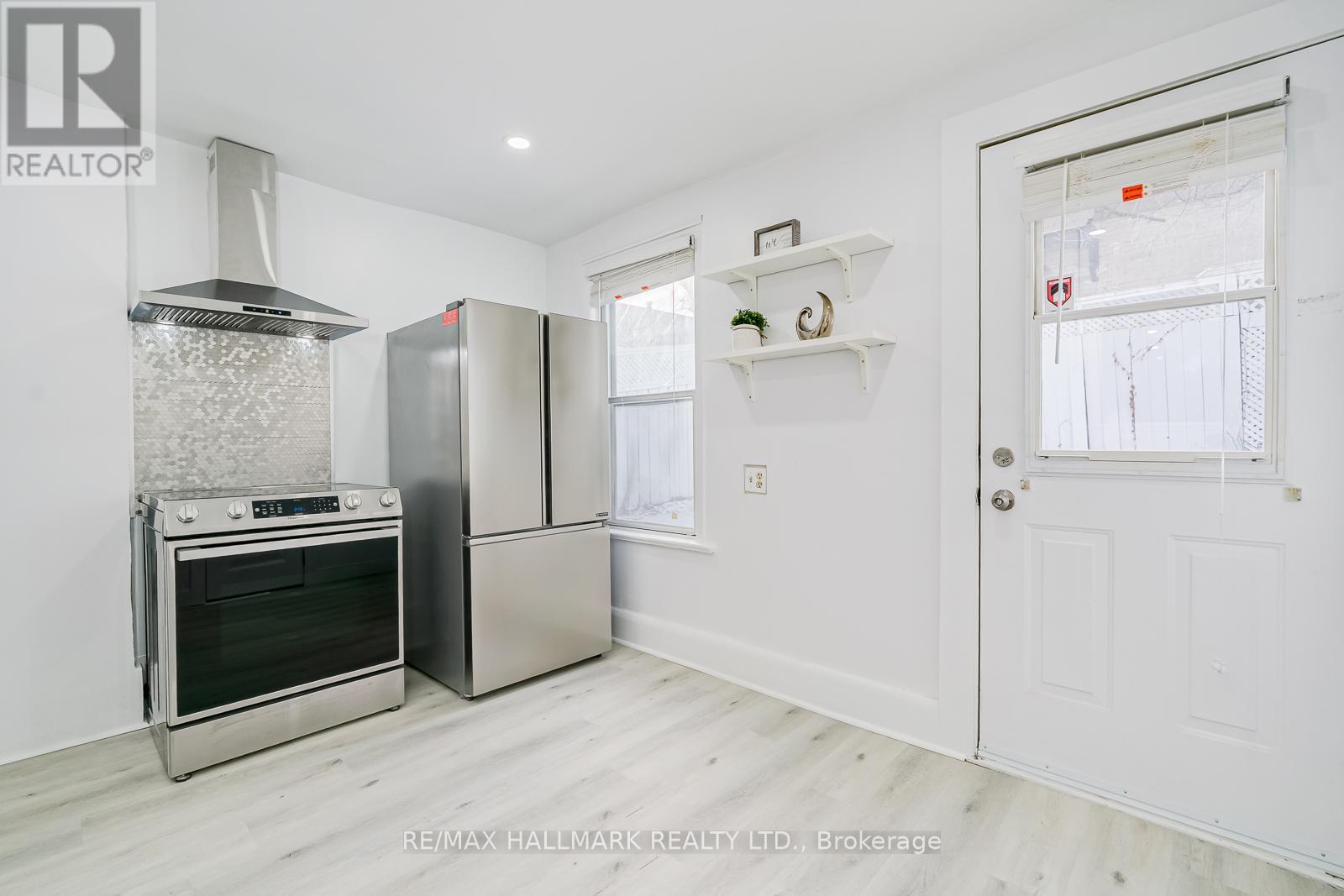 106 Willow Avenue, Toronto, Ontario  M4E 3K3 - Photo 10 - E12676534