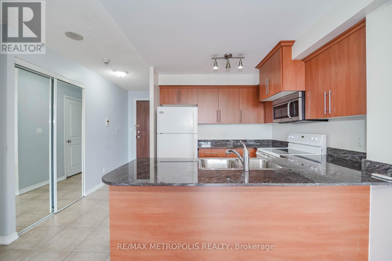 7d - 6 Rosebank Drive, Toronto, Ontario  M1B 0A1 - Photo 7 - E12676636