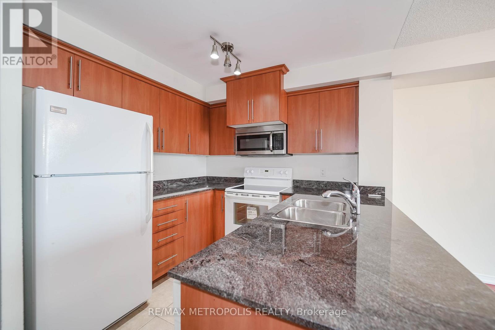 7d - 6 Rosebank Drive, Toronto, Ontario  M1B 0A1 - Photo 9 - E12676636