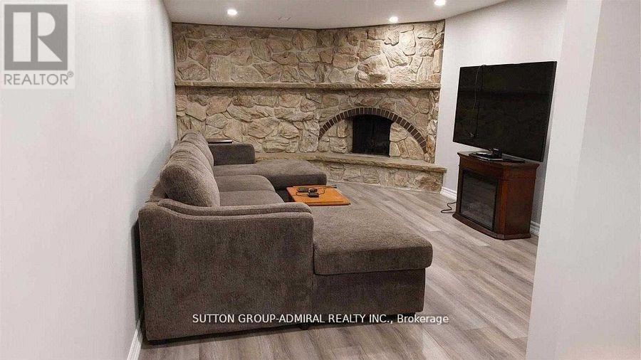 854 MORETTA AVENUE N, Pickering, Ontario