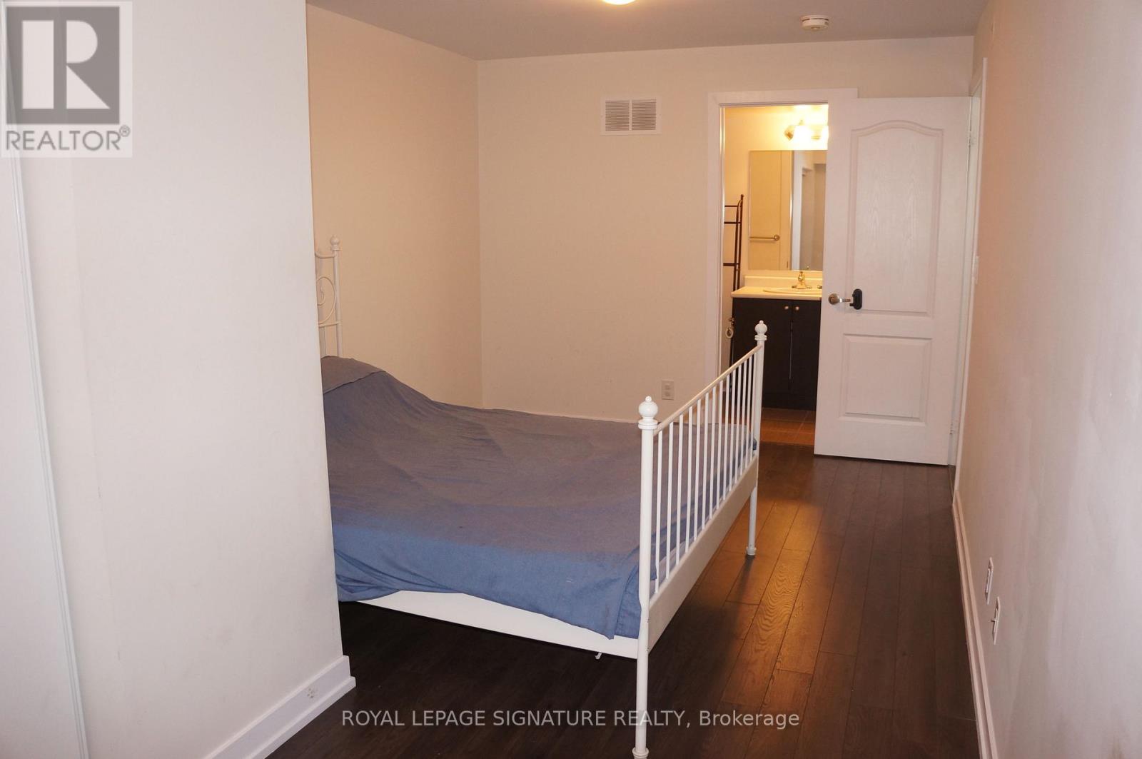 209 - 10 Dunsheath Way, Markham, Ontario  L6B 0A3 - Photo 10 - N12676436