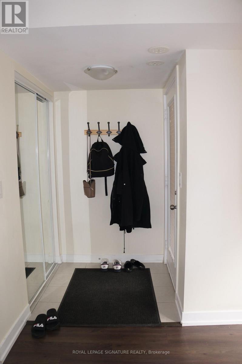 209 - 10 Dunsheath Way, Markham, Ontario  L6B 0A3 - Photo 4 - N12676436