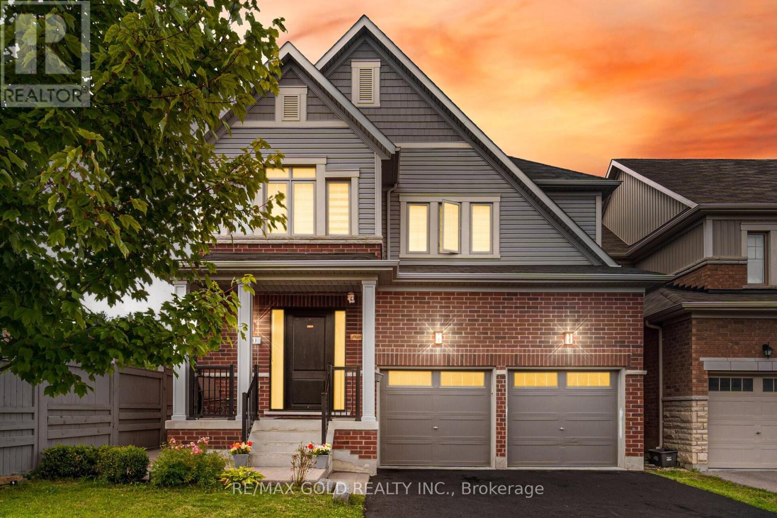 10 Donnan Drive W, New Tecumseth (Tottenham), Ontario  L0G 1W0 - Photo 1 - N12676462